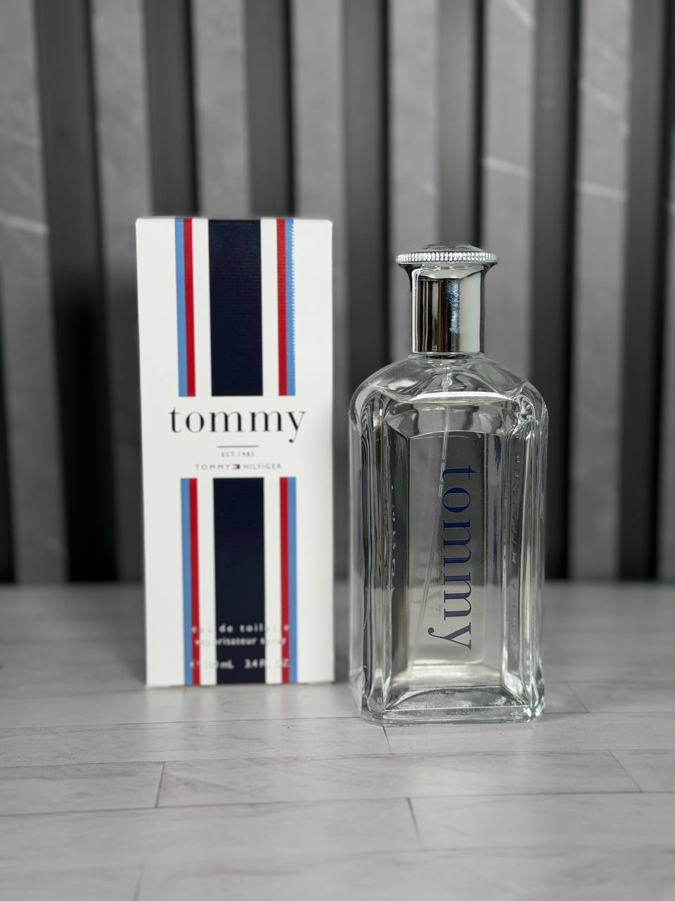 Tommy Hilfiger Est. 1985